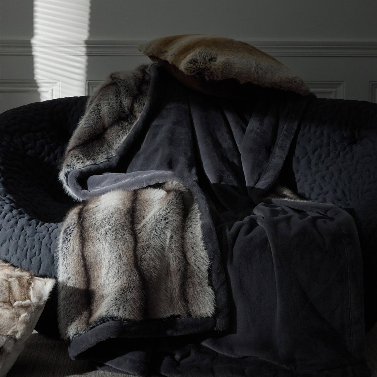 Luxury Soft Faux Fox Fur Blanket | Eco-Friendly 3CARATS